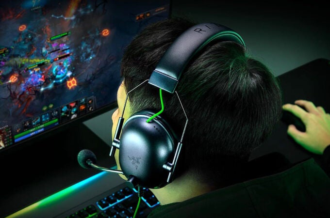 Los auriculares Razer BlackShark V2 X ofrecen sonido envolvente 7.1 (solo en PC)