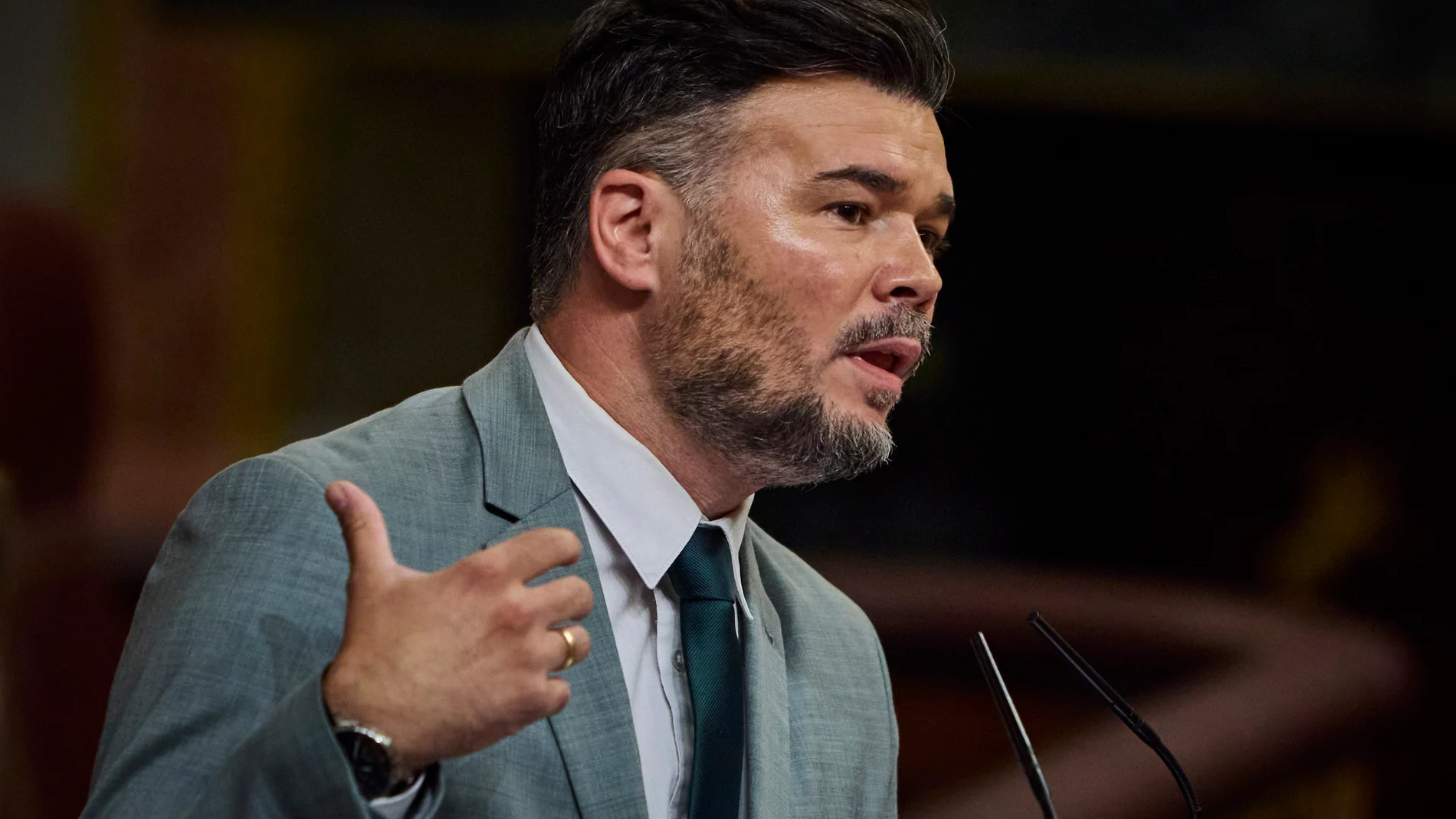 Gabriel Rufián (ERC). Comparecencia, a petición propia, del Presidente del Gobierno Pedro Sánchez ante el Pleno del Congreso de los Diputados al objeto de informar sobre los presuntos casos de corrupción que afectan a su partido. Comparece además, Yolanda Díaz, María Jesús Montero Cuadrado, Felix Bolaños, por el PP, Alberto Nuñez Feijoo, Miguel Tellado, Ester Muñoz. © Alberto R. Roldán / Diario La Razón. 09 07 2025