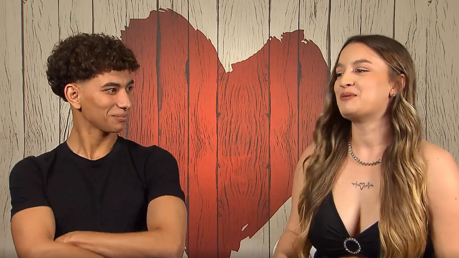 Hazma y Gisela durante su cita