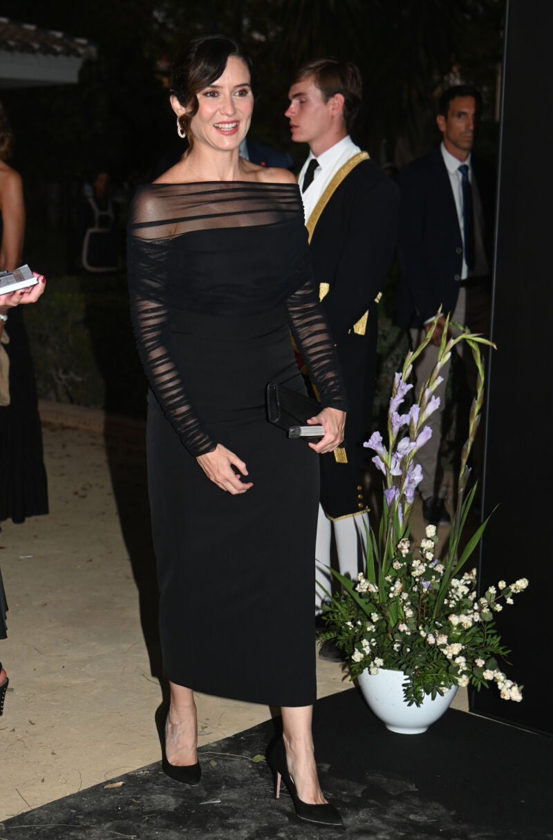 El look de Ayuso.