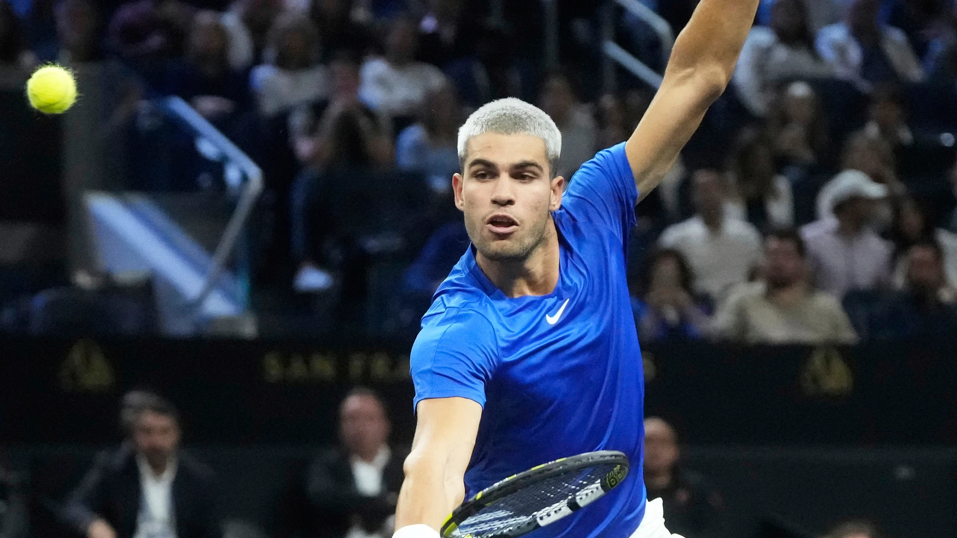 Team Europe's Carlos Alcaraz, of Spain, returns a shot against Team World during a doubles match on the first day of the Laver Cup tennis tournament in San Francisco, Friday, Sept. 19, 2025. (AP Photo/Jeff Chiu)