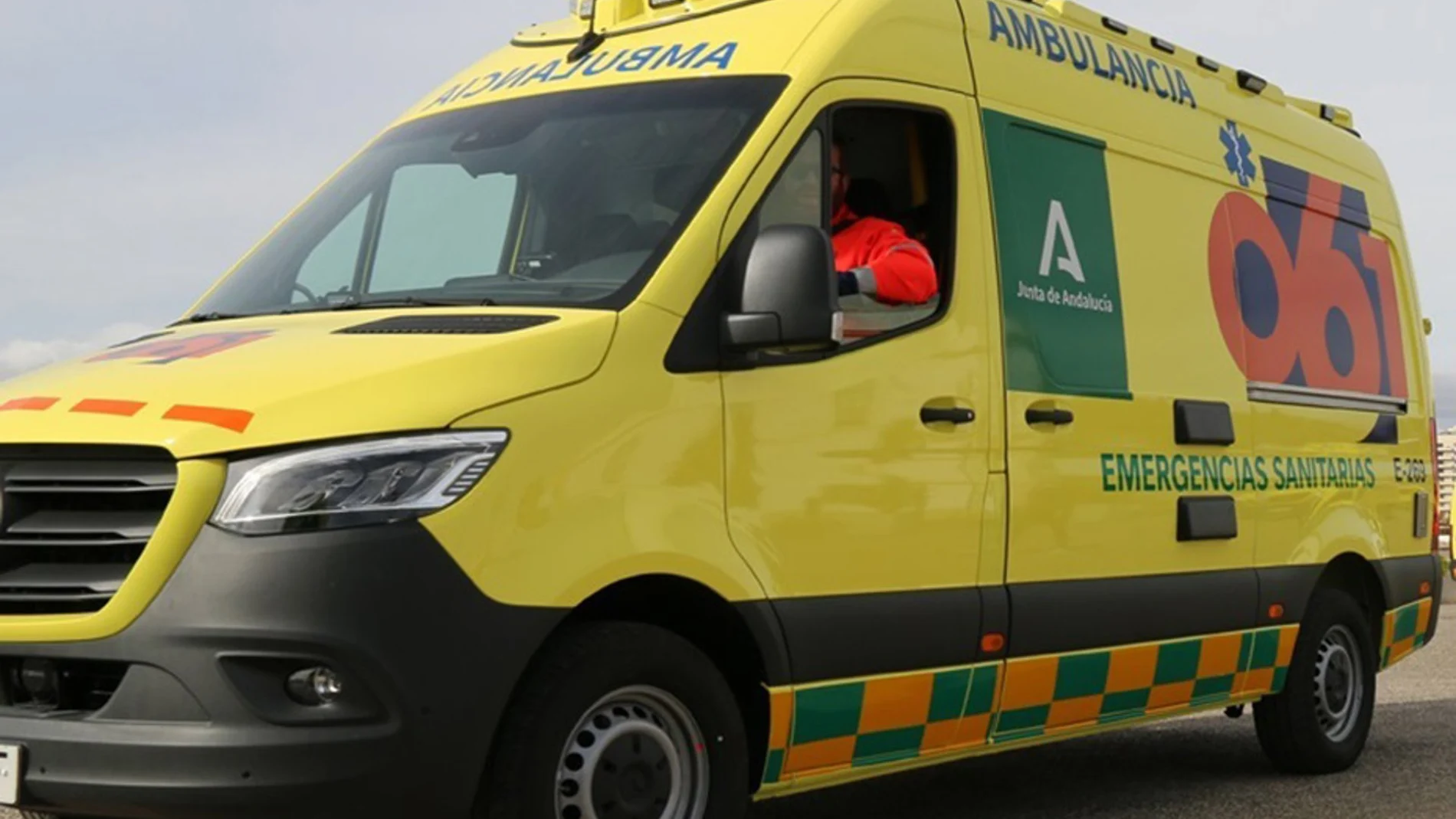 Imagen de archivo de una ambulancia del servicio de emergencias sanitarias 061