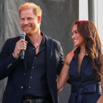 El Príncipe Harry y Meghan Markle en un concierto benéfico en Santa Bárbara.