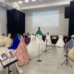 Los vestidos que hicieron historia: Navarrés (Valencia) abre su exposición de Reinas de Fiestas 2025