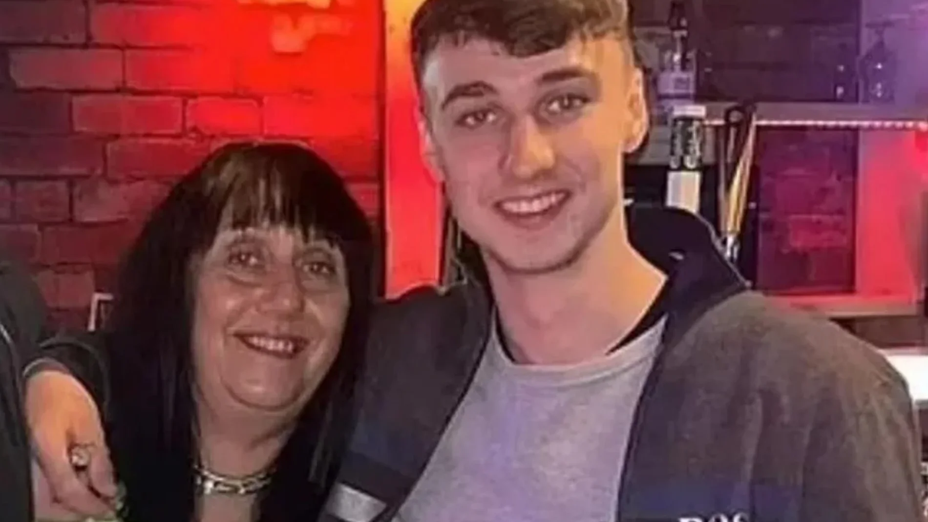 La madre de Jay Slater, el chico que hallaron muerto en Tenerife el verano pasado, narra sus últimas horas