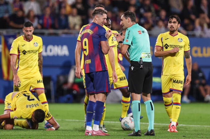 FC Barcelona v Getafe CF - La Liga EA Sports