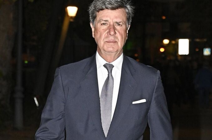 Cayetano Martínez de Irujo ni se inmuta al escuchar el nombre de Mar Flores Cayetano Martínez de Irujo ni se inmuta al escuchar el nombre de Mar Flores