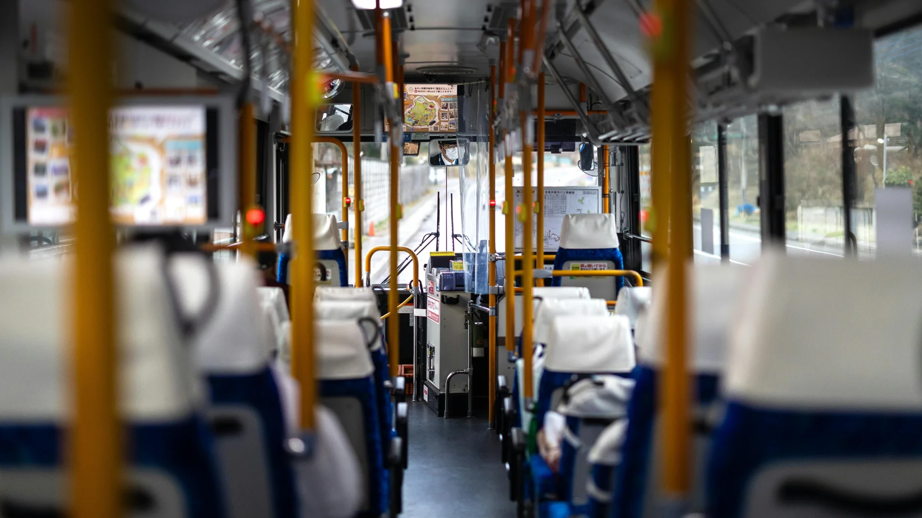 Un conductor de autobús cobra 110.000 euros en indemnizaciones después de que no le subrogaran en un cambio de contrata