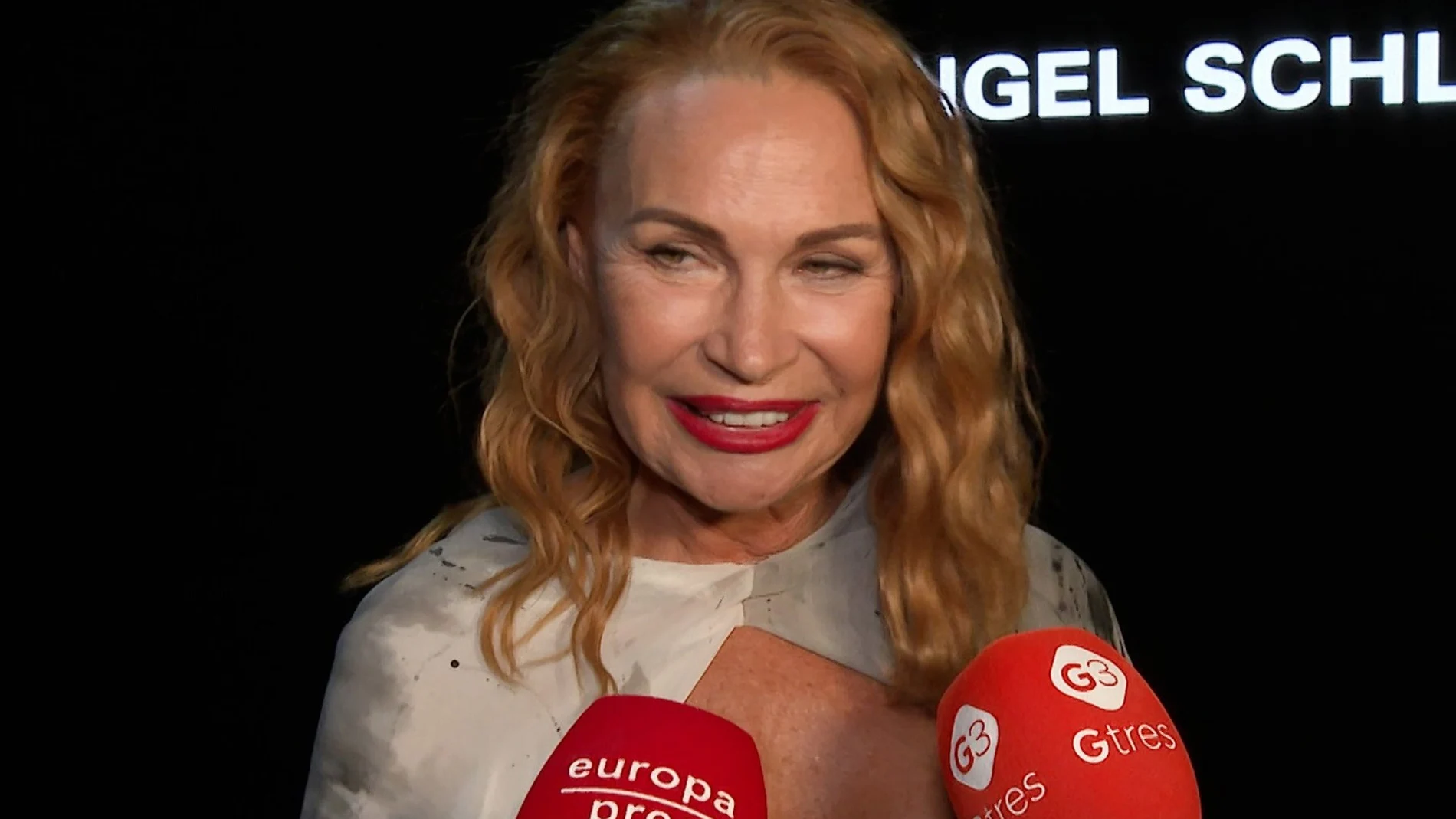 Marlène Mourreau reclama la atención de su hijo