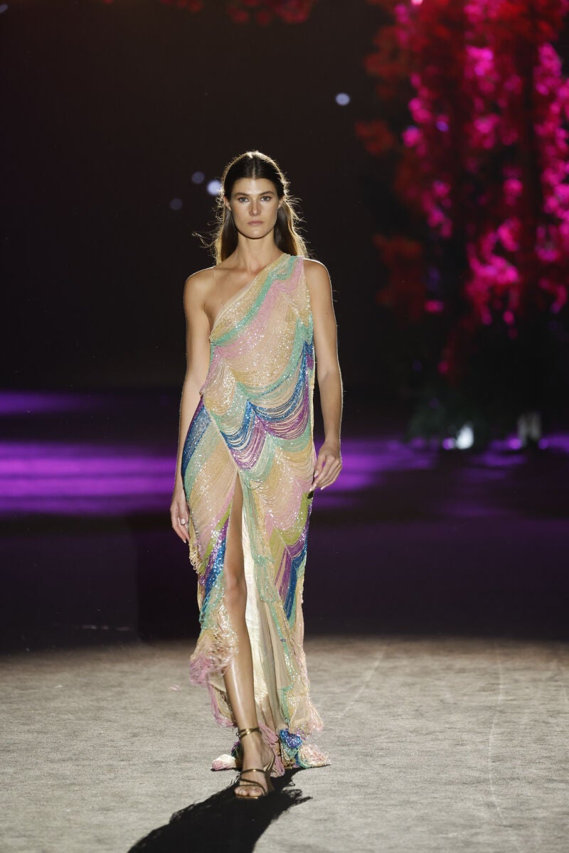 Desfile Odette Álvarez.