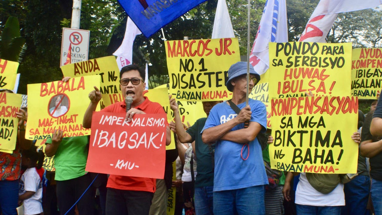 Miles de filipinos claman contra la corrupción en proyectos contra las inundaciones