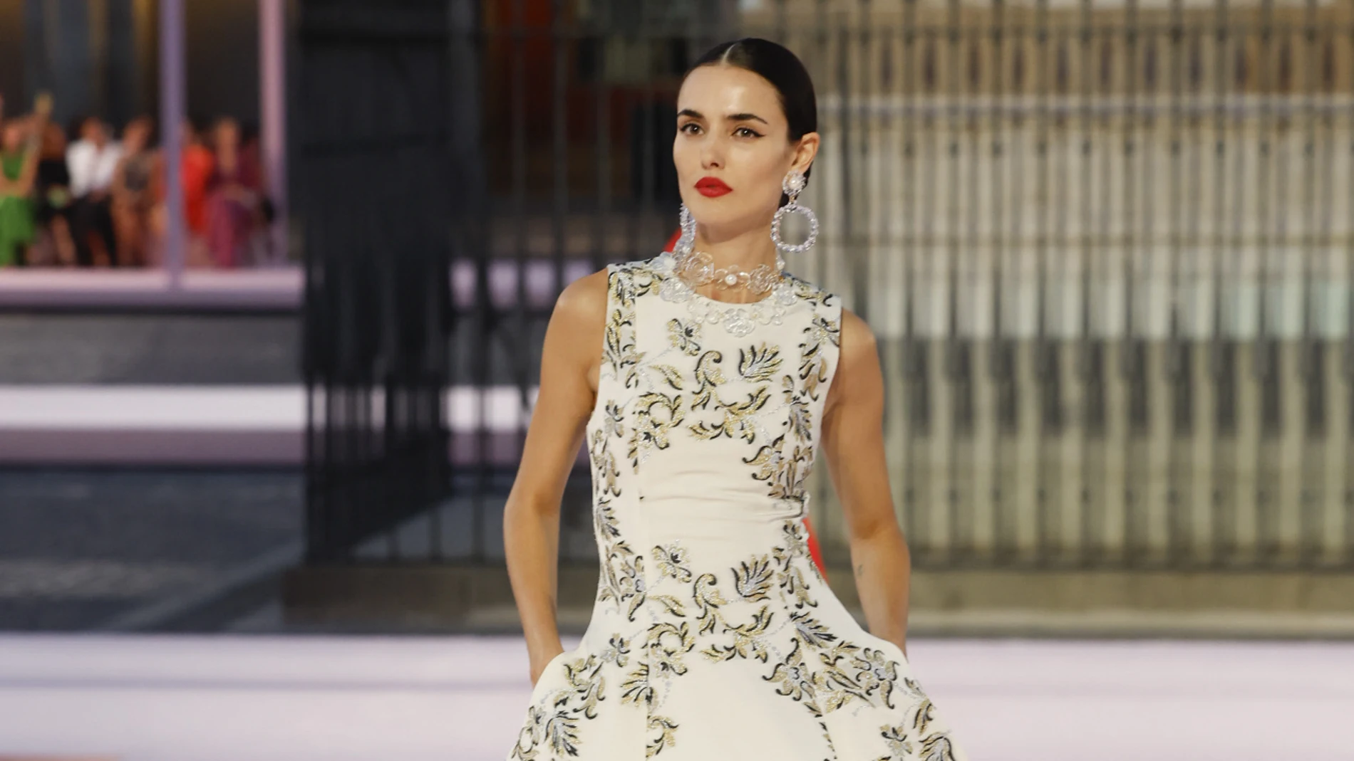 La modelo Blanca Padilla en el desfile de Carolina Herrera.