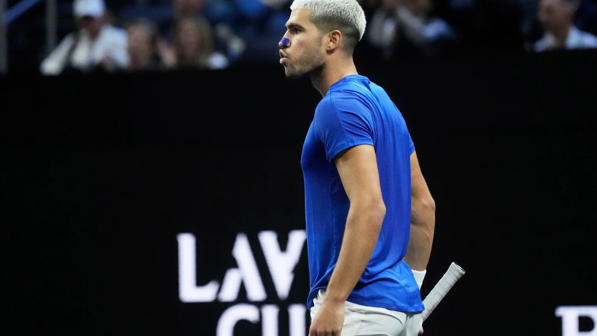 Team Europe's Carlos Alcaraz, of Spain, reacts after winning a point against Team World's Francisco Cerundolo, of Argentina, during their match on the third day of the Laver Cup tennis tournament in San Francisco, Sunday, Sept. 21, 2025. (AP Photo/Jeff Chiu)