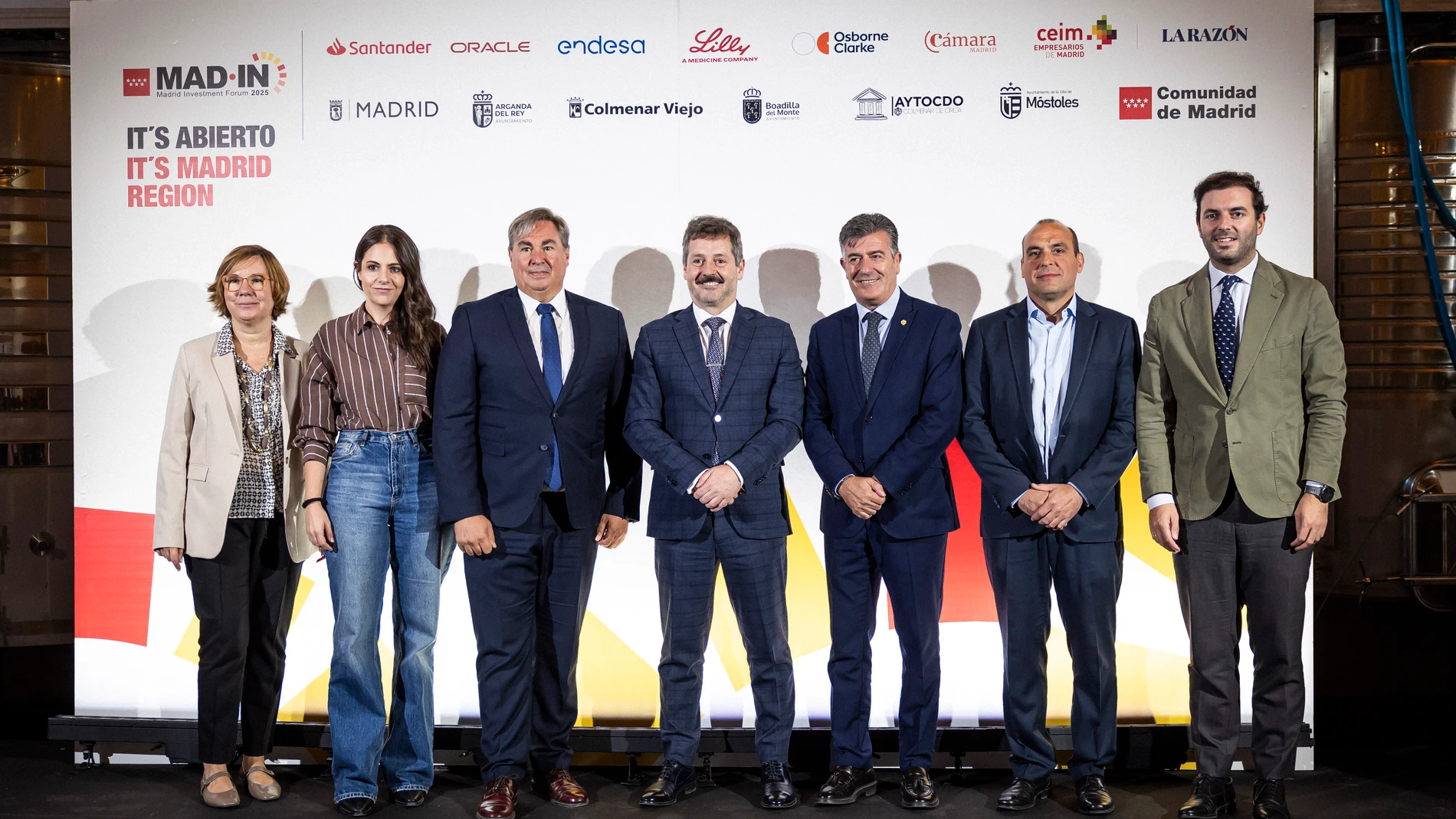 12:00h. Apertura institucional Miguel Ángel Pulido, Alcalde de Colmenar de Oreja José Antonio Sánchez, Viceconsejero de Presidencia y Administración Local de la Comunidad de Madrid 12:15h. Atracción de inversión en los 179 municipios: impulso local y reequilibrio territorial Cipri Guillén, Presidente de Sociedad Cooperativa Vinícola Madrileña Juan Antonio de la Morena, Presidente del Grupo de Acción Local Sierra Oeste Modera: Javier Carazo, Director General de Reequilibrio Territorial de la C...