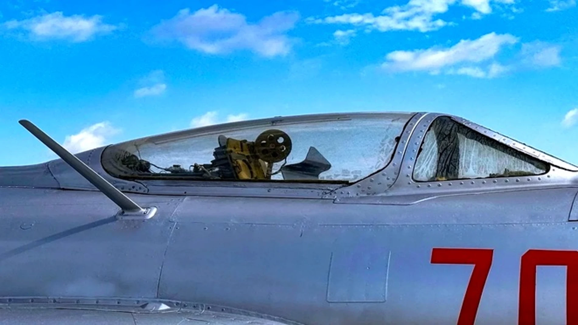 China convierte cazas soviéticos de los años 50 en drones armados con bombas de 250 kilos.