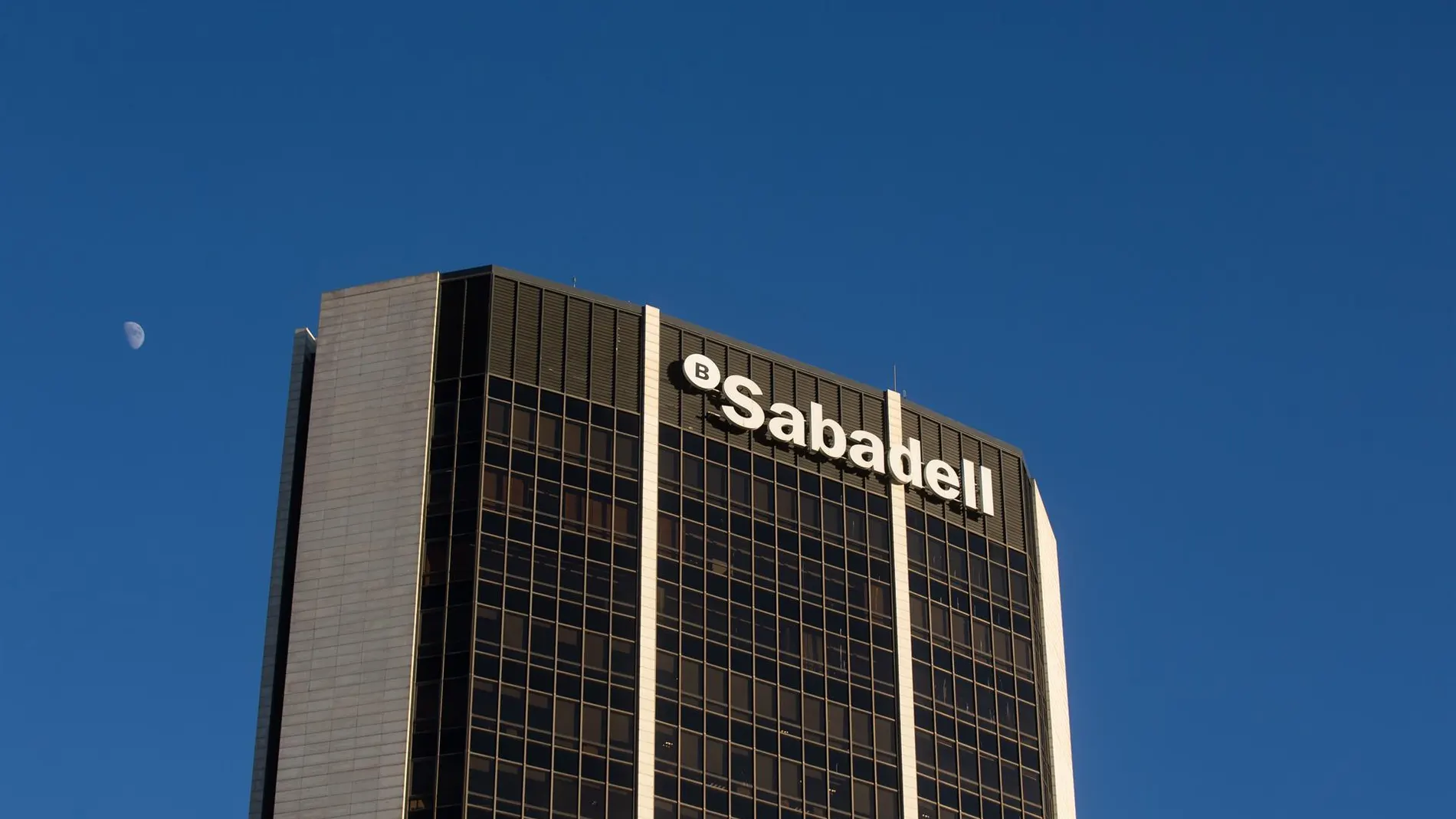 Economía/Finanzas.- La aseguradora Zurich roza el 5% de participación en Sabadell gracias a la última recompra
