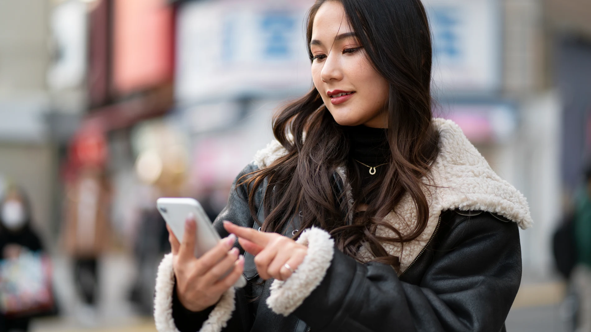 Una ciudad asiática implementa un límite de horas diarias para el uso de teléfonos móviles
