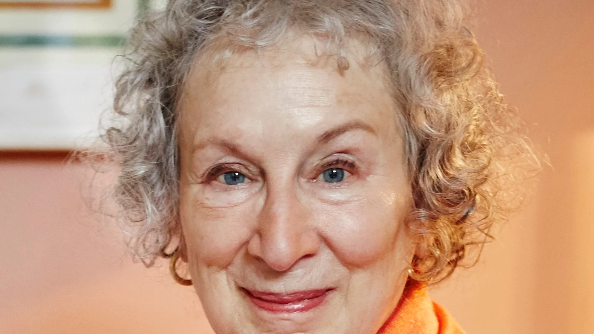 Margaret Atwood, galardonada en la 3ª edición del Premio Joan Margarit de Poesía por su trayectoria poética