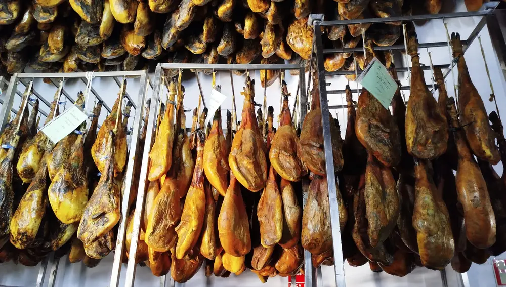 Interior de una bodega/secadero de Jabugo