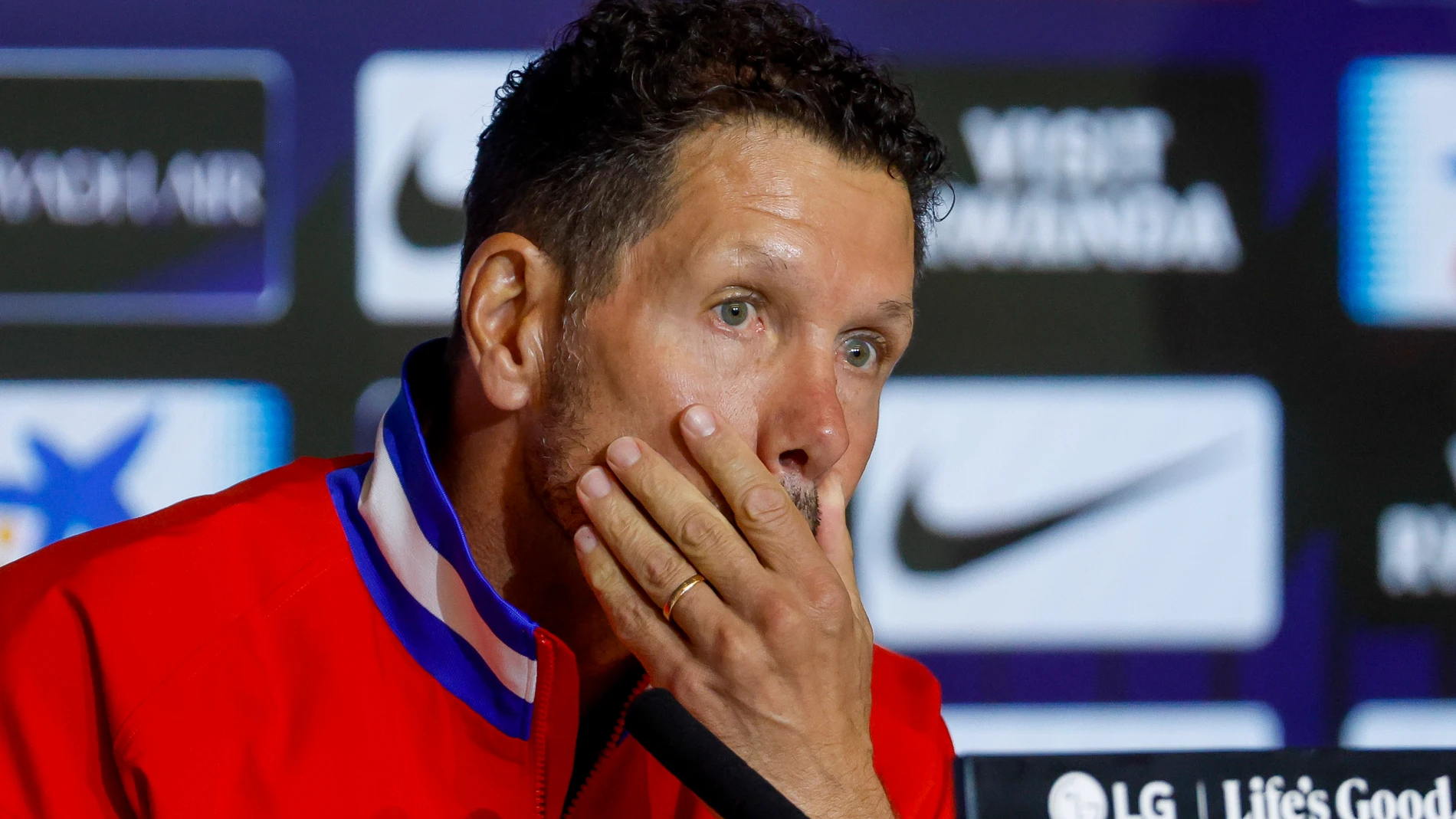 Atletico Madrid's head coach Diego Pablo 'Cholo' Simeone of Argentina addresses a press conference before the training session at the Metropolitano Stadium in Madrid, central Spain, 26 September 2025, in preparation of LaLiga match derby against Real Madrid the following day.-EFE/ Juanjo Martín