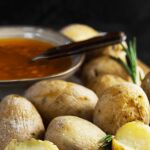 Así se consigue el plato más famoso de Canarias con apenas dos ingredientes