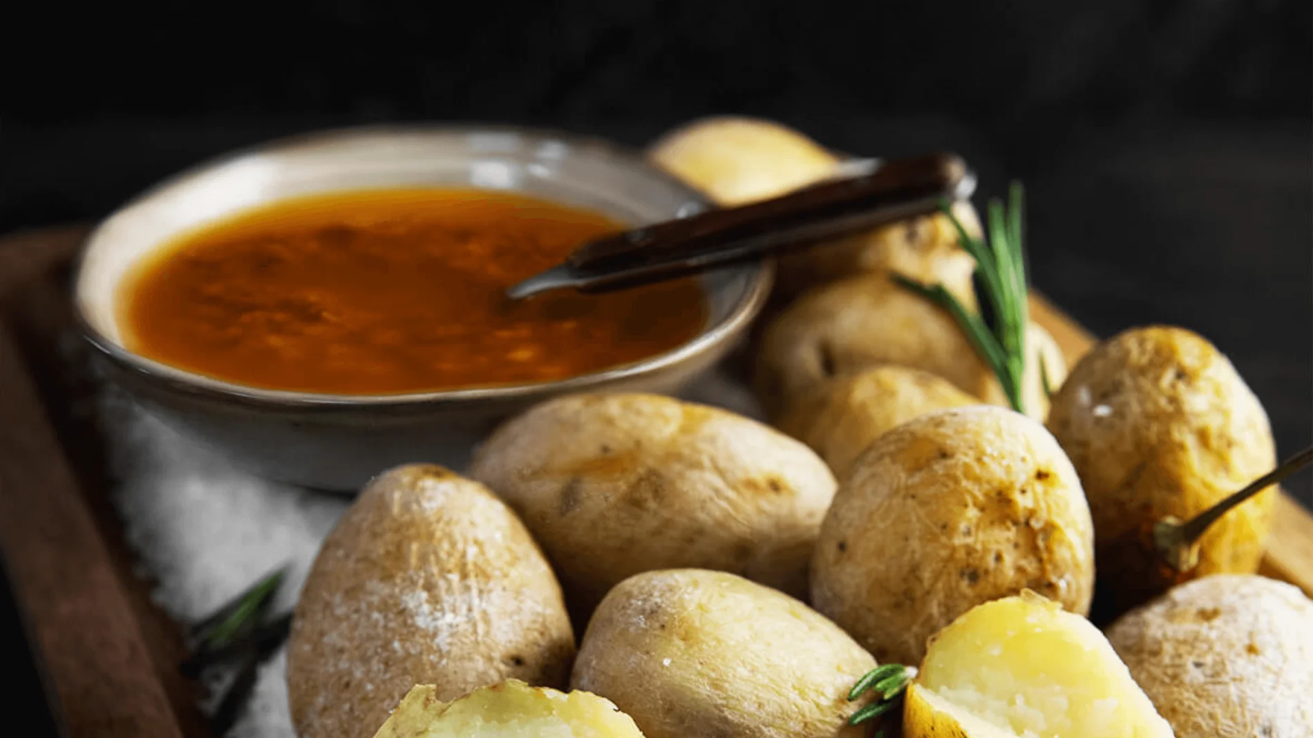 Así se consigue el plato más famoso de Canarias con apenas dos ingredientes