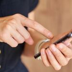 Qu&eacute; significa el punto verde en tu m&oacute;vil: as&iacute; es como puedes proteger tu privacidad