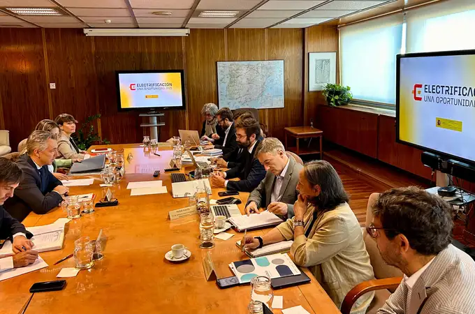 Madrid logra el compromiso del Gobierno para garantizar suministro eléctrico a 160.000 nuevas viviendas Madrid logra el compromiso del Gobierno para garantizar suministro eléctrico a 160.000 nuevas viviendas