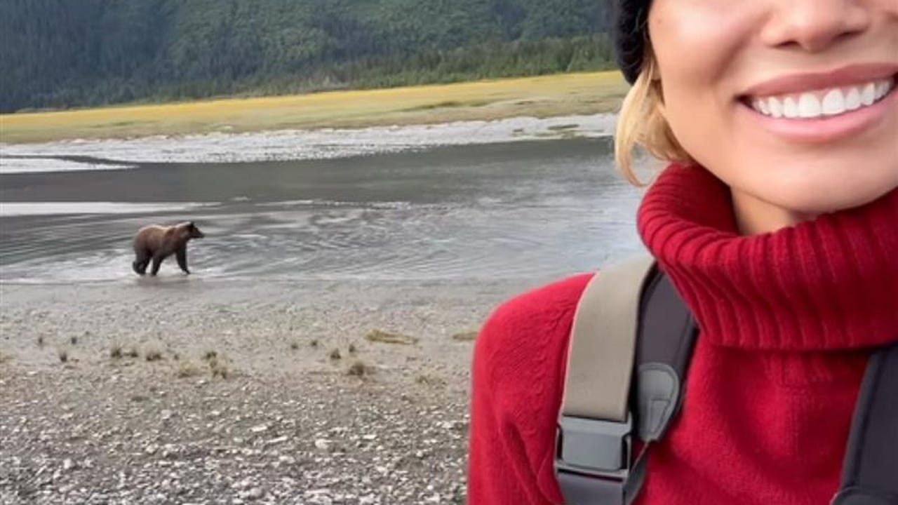 Patricia Conde comparte su insólito encuentro con un oso salvaje en Alaska: "Es increíble, qué maravilla"