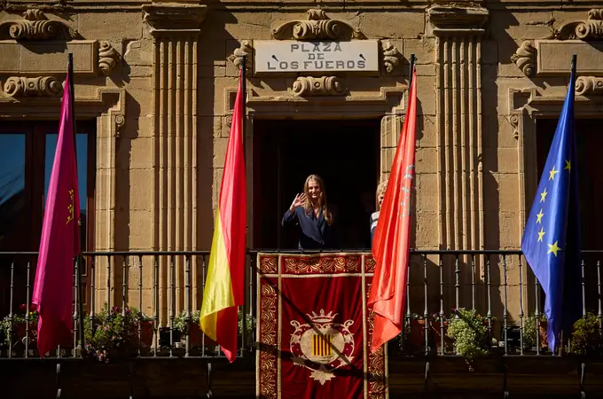 Doña Leonor estrena, por fin, el Principado de Viana: Doña Leonor estrena, por fin, el Principado de Viana: