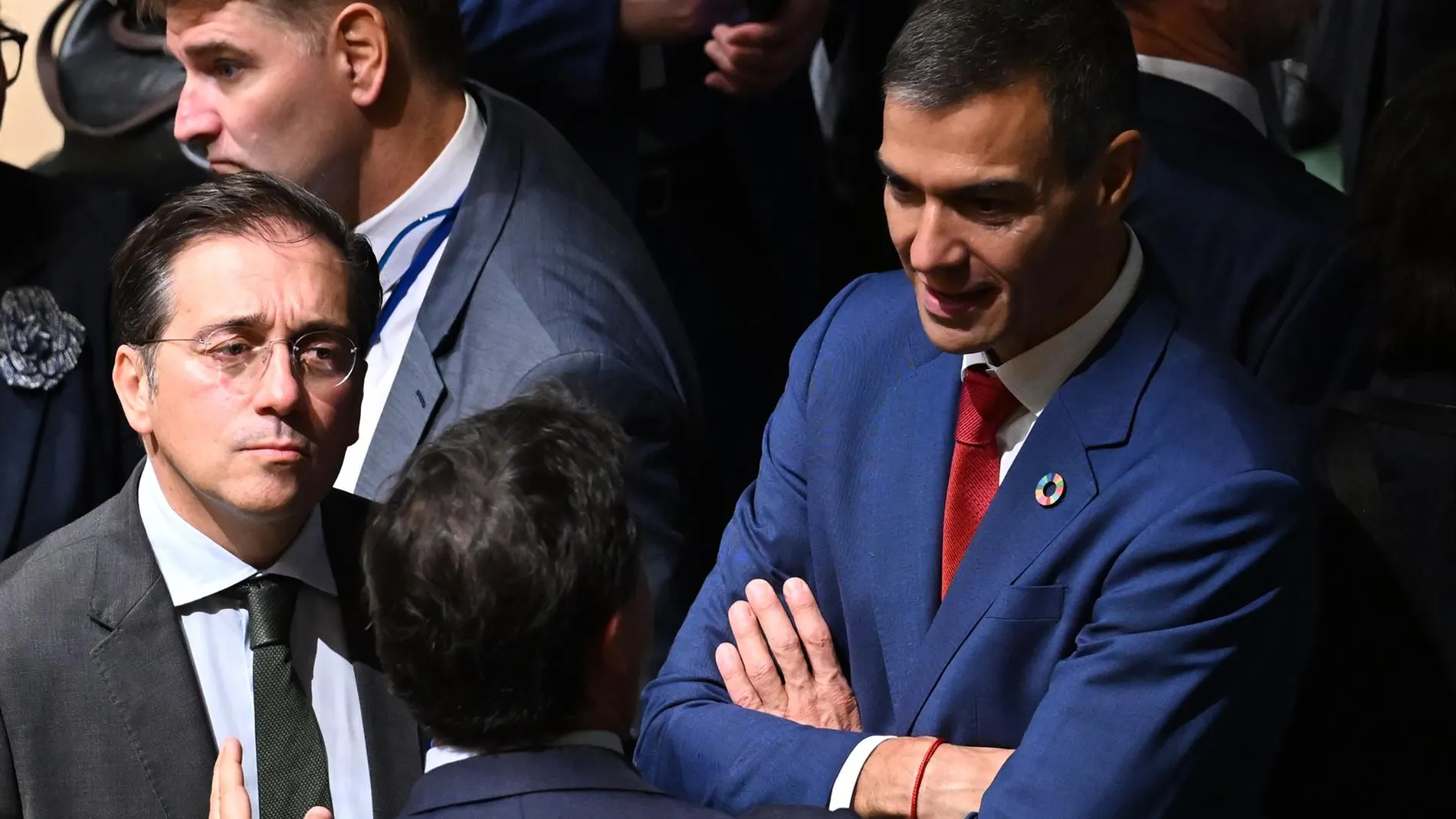 Los diplomáticos apelan a Sánchez para que se cambie su reglamento "franquista" ante la inacción de Albares