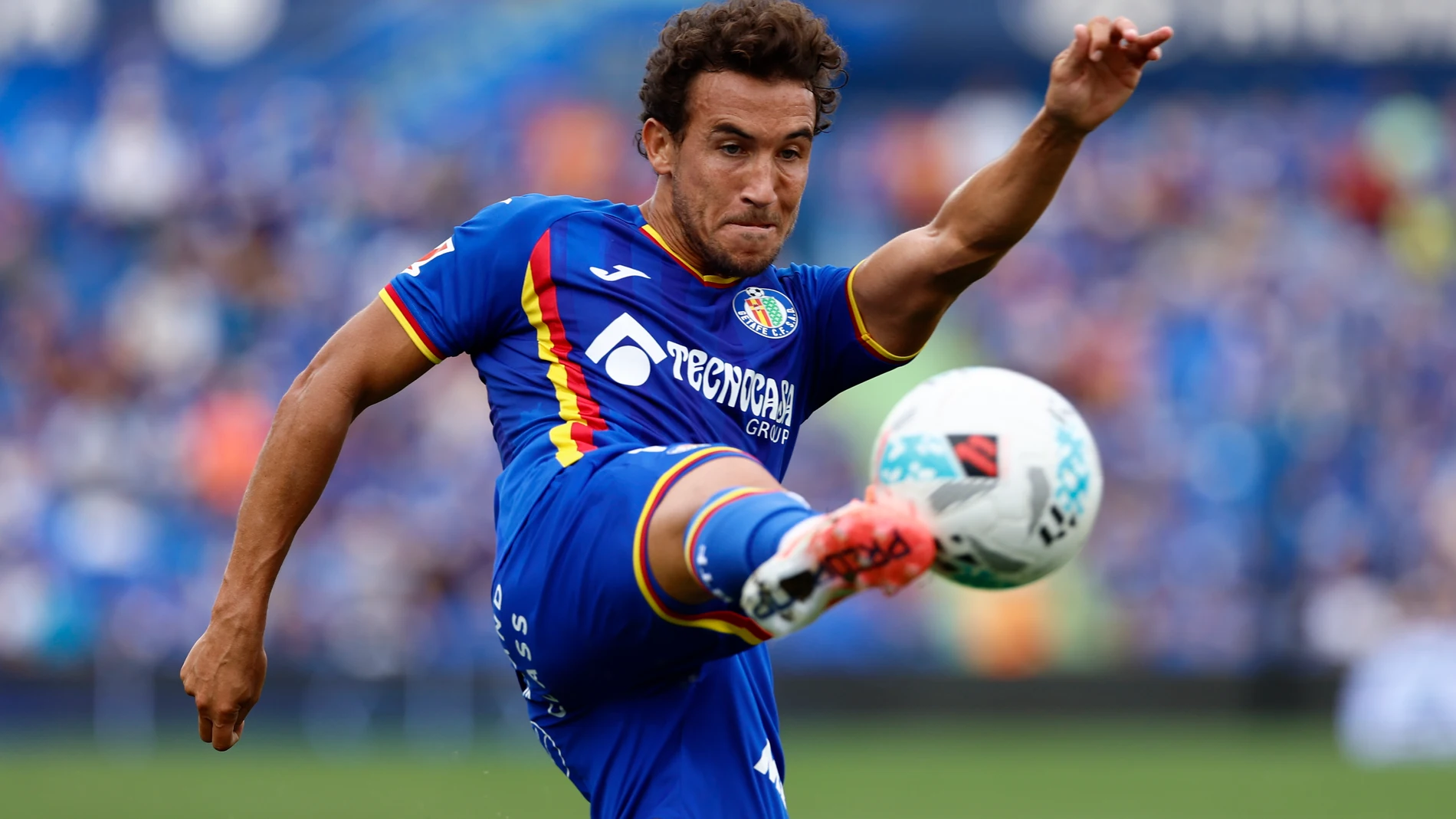 GETAFE, MADRID, 27/09/2025.- El centrocampista del Getafe Luis Milla durante el partido de la jornada 7 de LaLiga EA Sports que disputan Getafe y Levante este sábado en el estadio Coliseum. EFE/ Rodrigo Jiménez