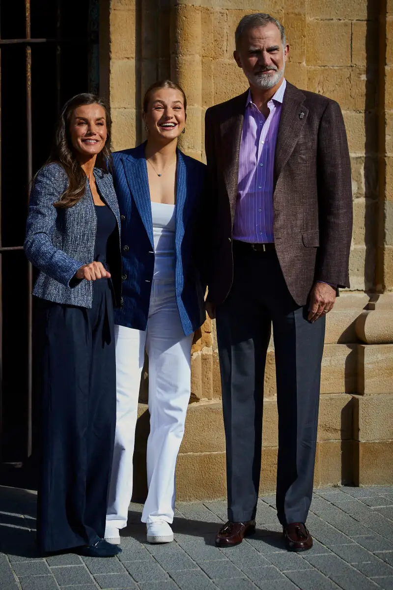 Los Reyes Felipe VI y Doña Letizia, junto a la Princesa de Asturias y de Viana, visitan Navarra en el debut of