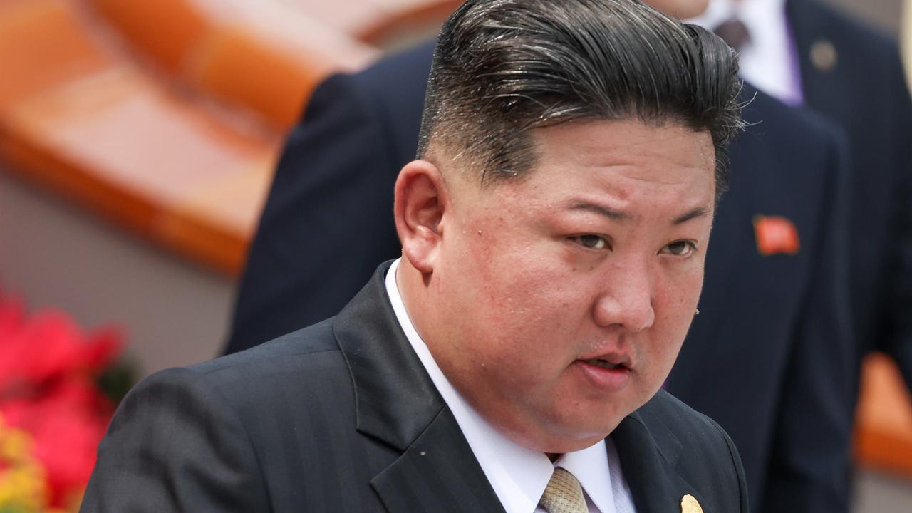 Kim Jong-Un afirma que es "prioritario" prepararse ante un eventual "contraataque nuclear"