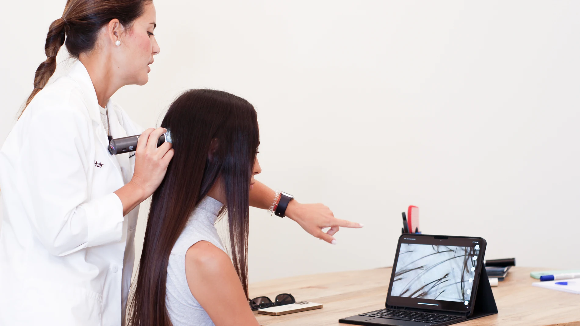 Existe un estigma social que hace que muchas mujeres oculten el problema cuando comienzan a notarlo, no hablen de él o incluso descarten acudir al médico