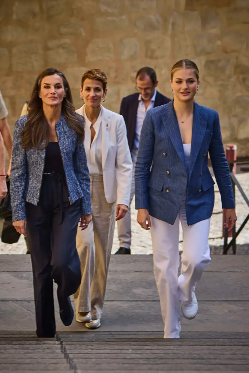 Los Reyes Felipe VI y Doña Letizia, junto a la Princesa de Asturias y de Viana, visitan Navarra en el debut of