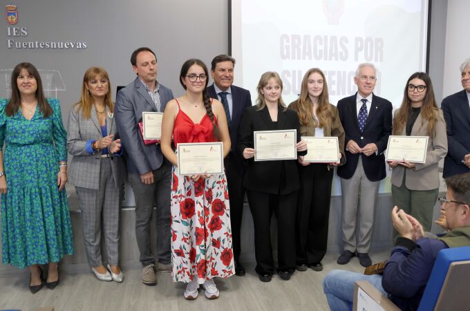 Foto de familia del consejero Fernández Carriedo con los galardonados en los XXIV Premios de Estadística de Castilla y León