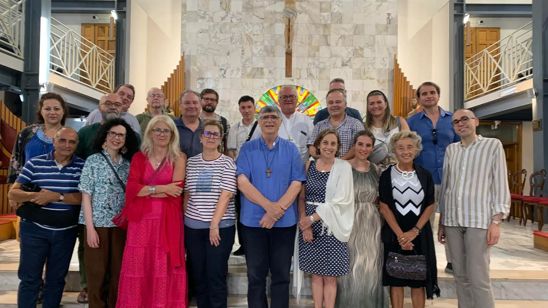 El sacerdote italiano Maurizio Patriciello en su parroquia