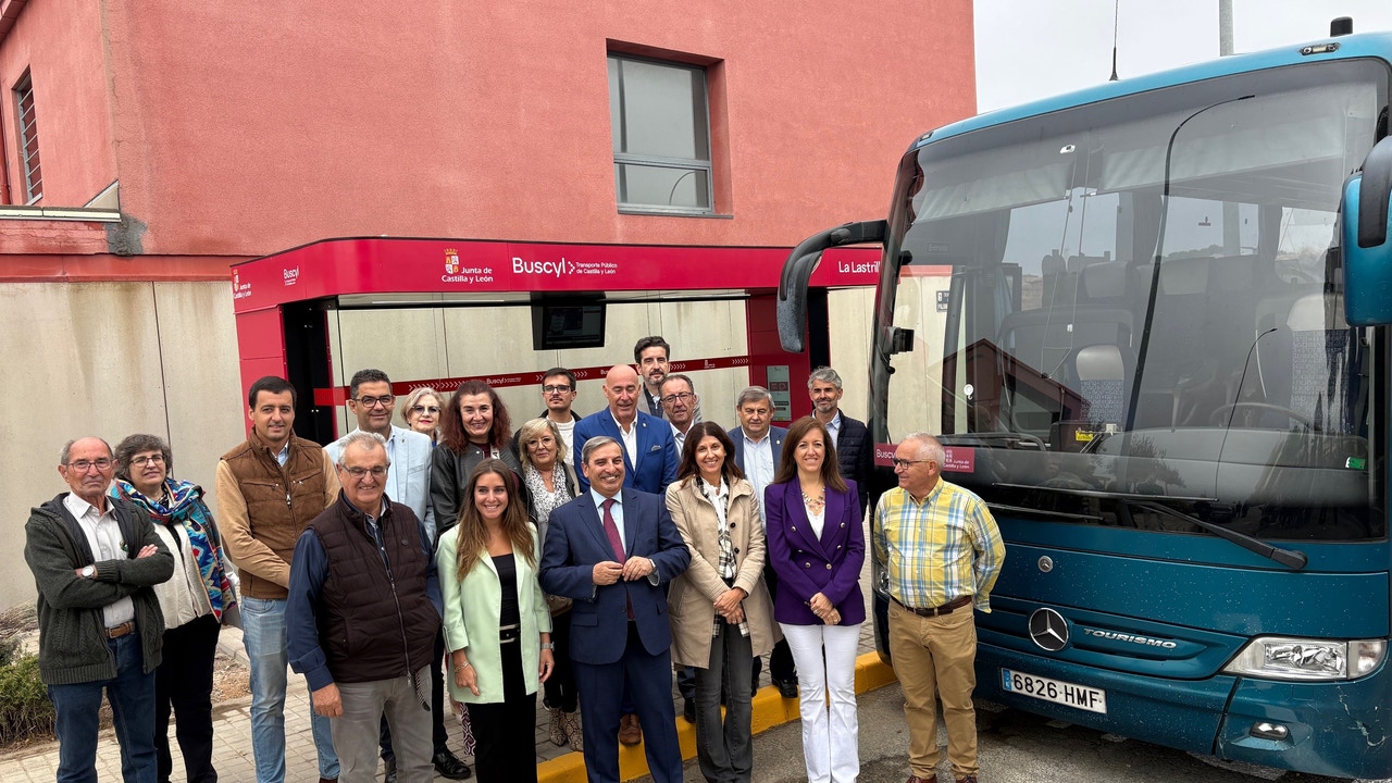 La Junta completa la implantación del transporte gratuito en autobús: rutas, requisitos, cómo obtener la tarjeta...