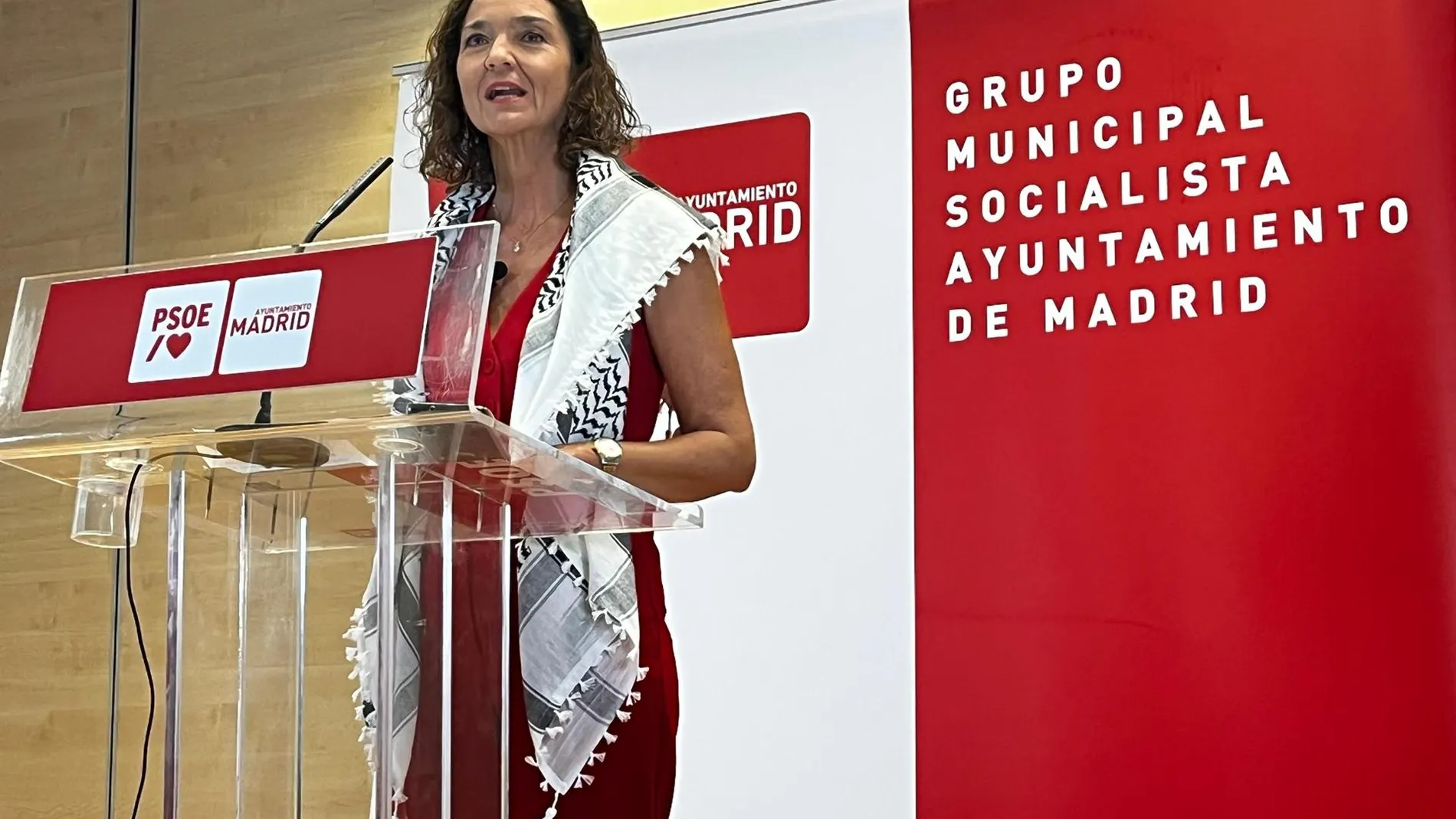 La edil sale de la Cámara "harta" de que el alcalde le acuse de corrupta