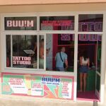 Investigan un estudio de tatuajes de Ibiza por alojar a 14 trabajadores en un sótano insalubre