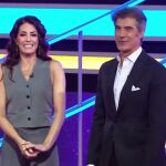 Laura Moure y Jorge Fernández, presentadores de 'La ruleta de la suerte'