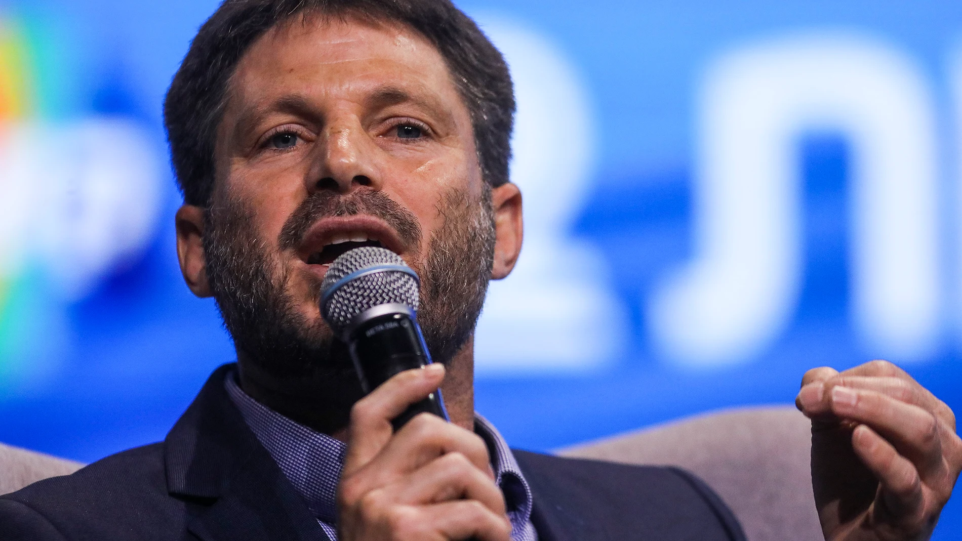 (Foto de ARCHIVO) FILED - 05 September 2019, Israel, Tel Aviv: Then Israel's Minister of Transportation Bezalel Smotrich speaks at a press conference on "Channel 12". Photo: Ilia Yefimovich/dpa 05/09/2019 ONLY FOR USE IN SPAIN