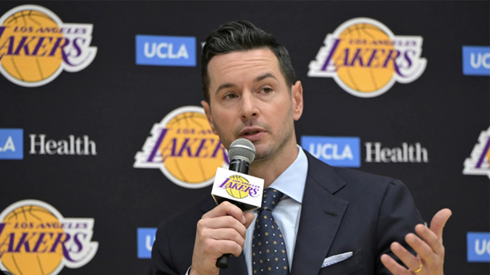 J.J. Redick es uno de los entrenadores más jóvenes de la liga