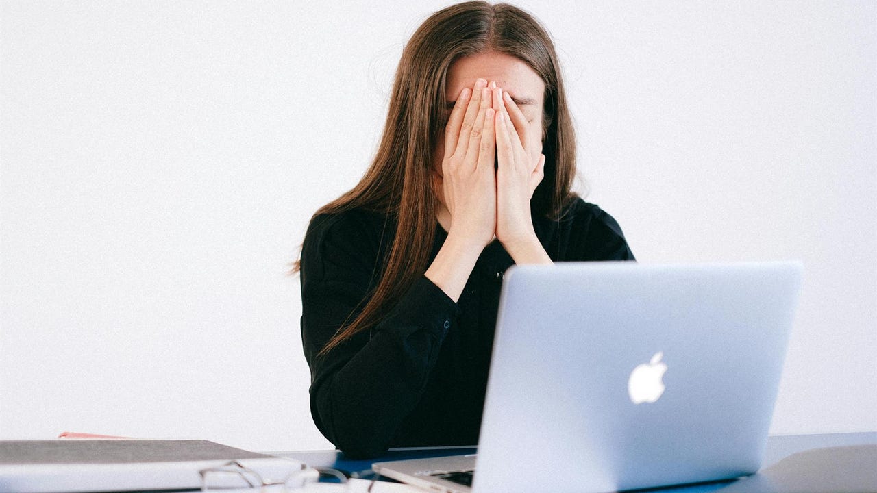 Los días de baja por salud mental se disparan un 88% desde 2018 y ya son la segunda causa de absentismo laboral en España