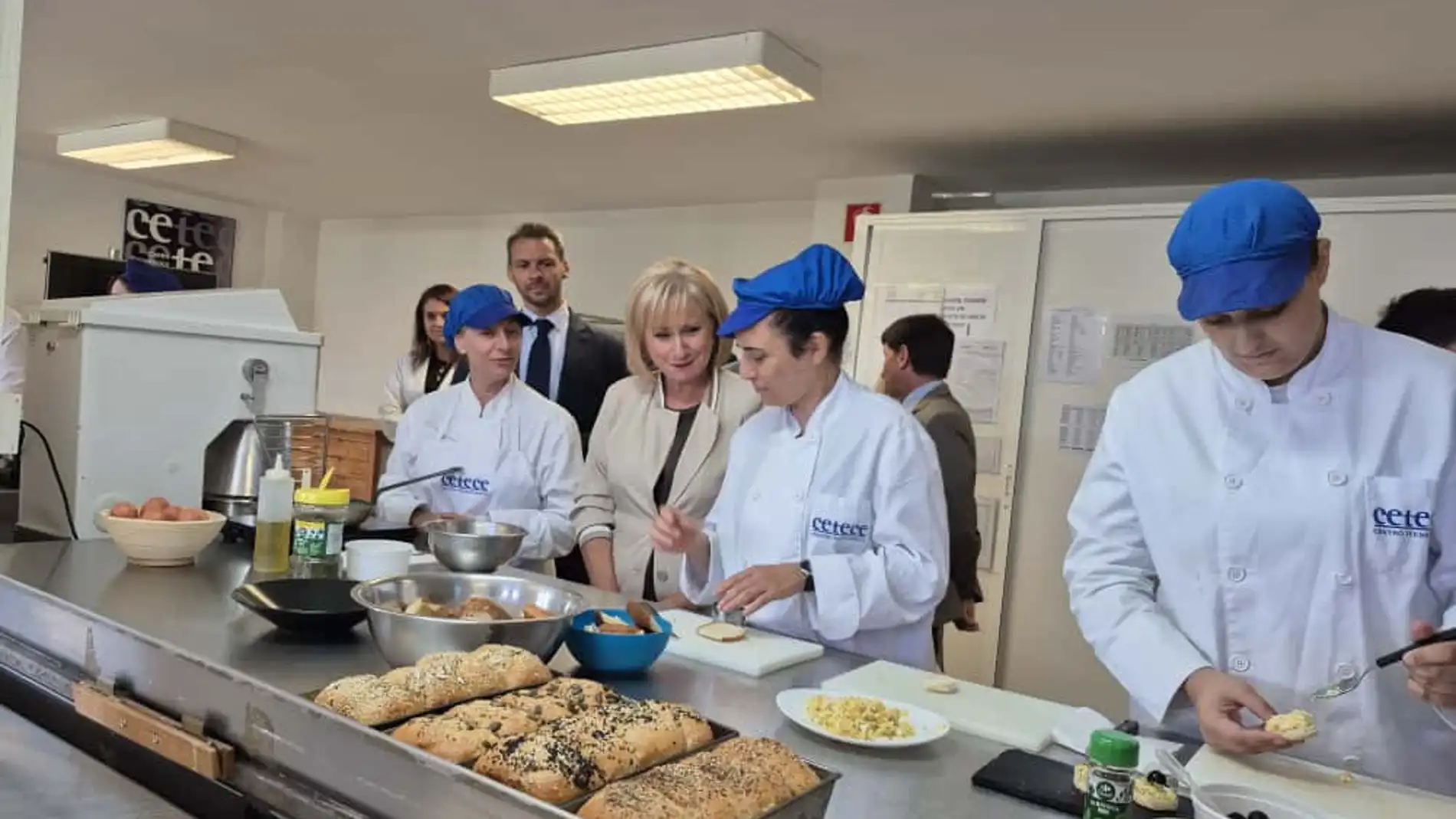 La consejera de Industria, Comercio y Empleo, Leticia García, visita la Fundación CETECE