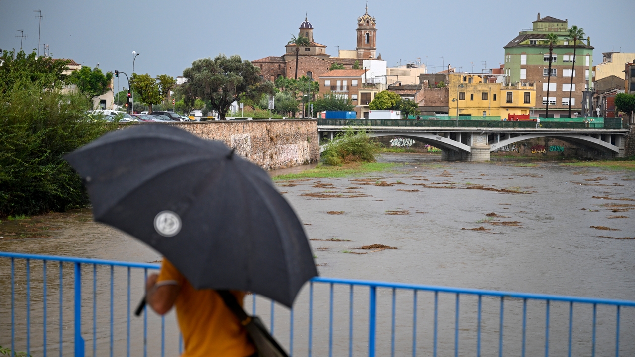 Suspendido el Valencia - Oviedo por el temporal