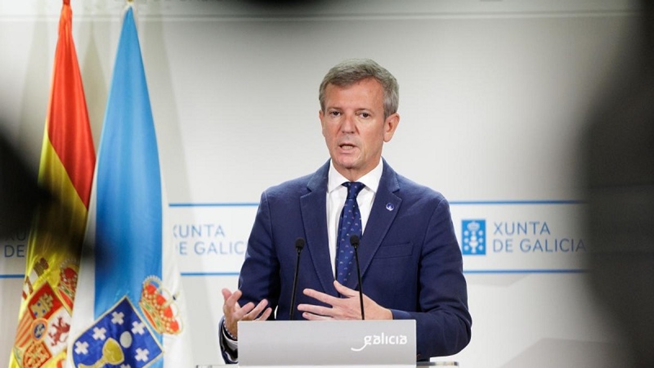 Rueda defiende una inmigración “planificada y ordenada” como la de los gallegos “cuando salimos fuera”