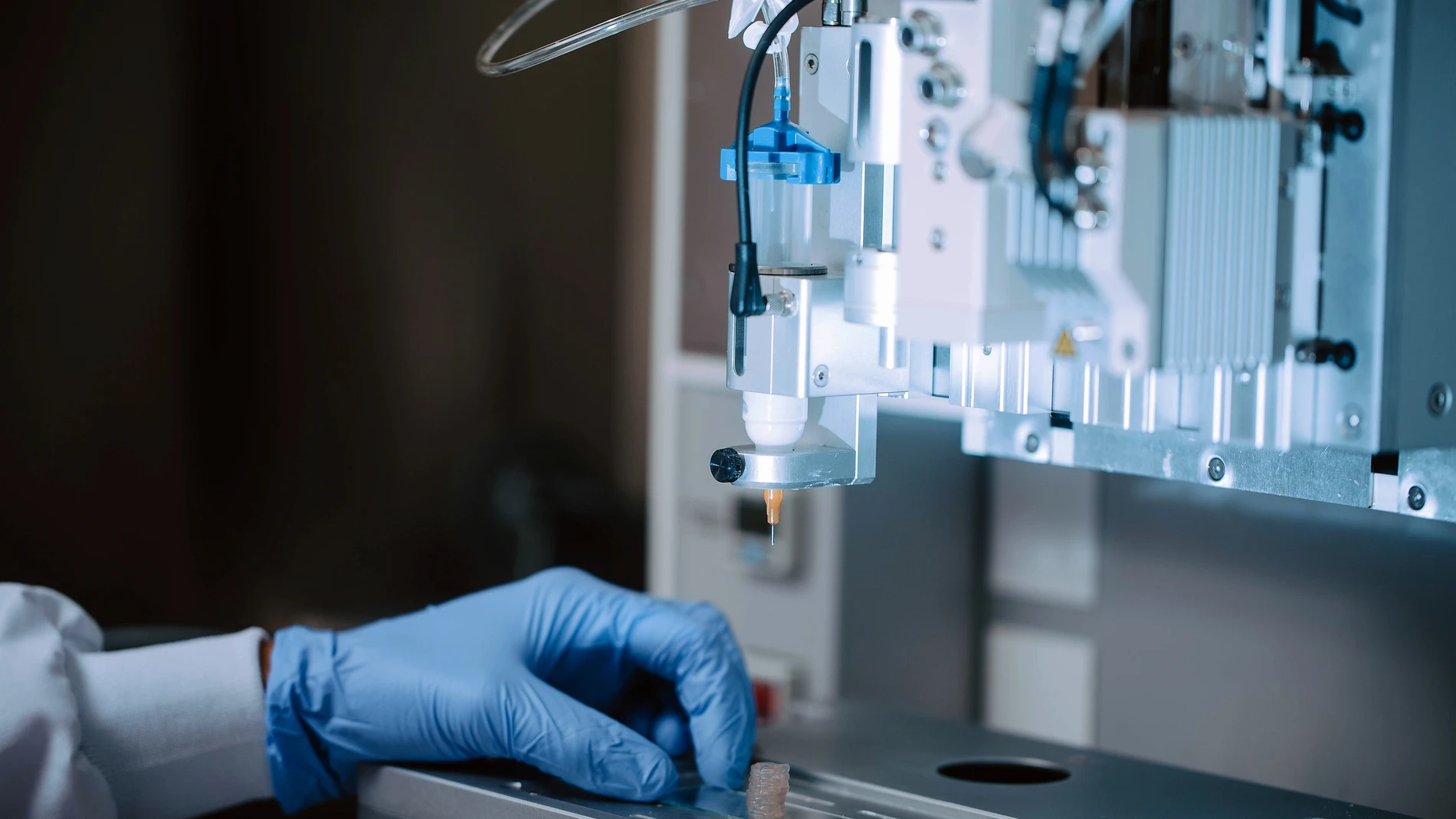 Investigadores de CIC biomaGUNE logran avances en el campo de la bioimpresión 3D para fabricar vasos sanguíneos REMITIDA / HANDOUT por CIC BIOMAGUNE Fotografía remitida a medios de comunicación exclusivamente para ilustrar la noticia a la que hace referencia la imagen, y citando la procedencia de la imagen en la firma 29/09/2025