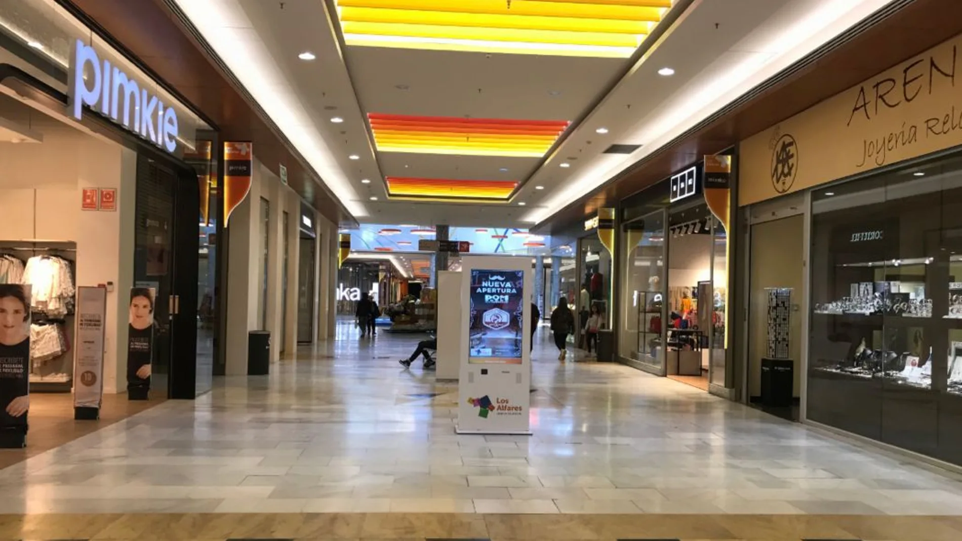 Imagen del interior del Centro Comercial 'Los Alfares'